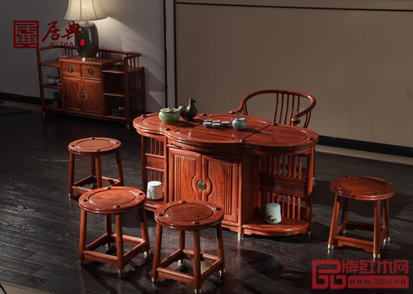 居典紅木《圓融茶臺》共有6件家具組成,新中式“范兒”十足 居典紅木《圓融茶臺》共有6件家具組成,新中式“范兒”十足