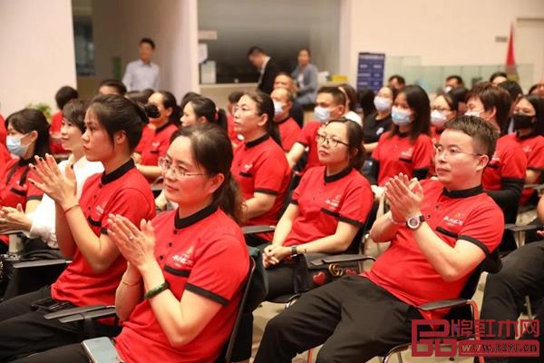 華行紅木精英團隊 華行紅木精英團隊