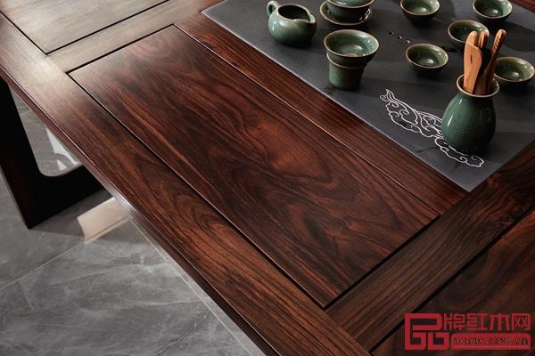 闊葉黃檀為主材,紋理細(xì)膩,簡(jiǎn)約百搭 闊葉黃檀為主材,紋理細(xì)膩,簡(jiǎn)約百搭