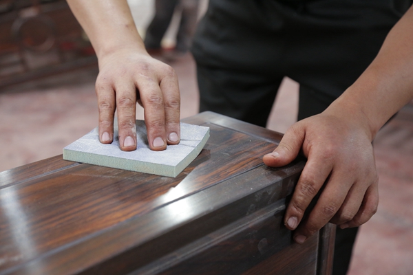 閑適紅木對家具制作的每個環(huán)節(jié)都高標準要求 閑適紅木對家具制作的每個環(huán)節(jié)都高標準要求