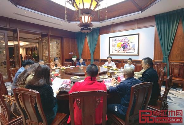 中山紅木品牌發(fā)展私享會(huì)在紅古軒啟動(dòng)并圓滿舉行 中山紅木品牌發(fā)展私享會(huì)在紅古軒啟動(dòng)并圓滿舉行