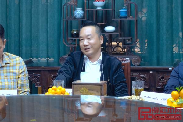 御華軒董事長(zhǎng)樓瑞強(qiáng)發(fā)言 御華軒董事長(zhǎng)樓瑞強(qiáng)發(fā)言