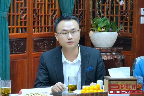 雅宋紅木總經(jīng)理竇琦柳發(fā)言 雅宋紅木總經(jīng)理竇琦柳發(fā)言