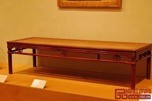 美國(guó)檀香山博物館收藏的中國(guó)古典黃花梨家具之一 美國(guó)檀香山博物館收藏的中國(guó)古典黃花梨家具之一