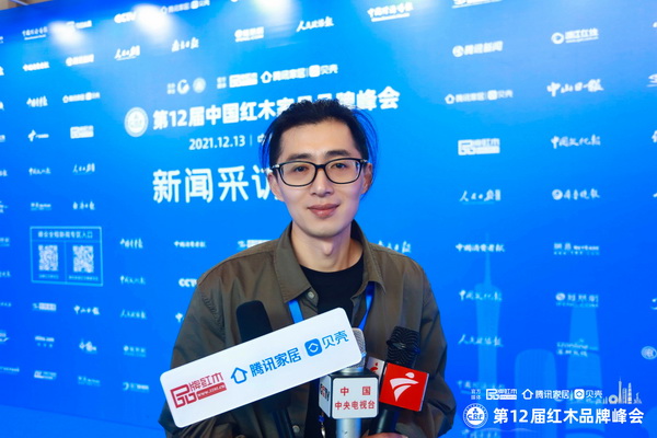 拾貳空間品牌創(chuàng)始人金如箭接受央視、騰訊等媒體采訪 拾貳空間品牌創(chuàng)始人金如箭接受央視、騰訊等媒體采訪