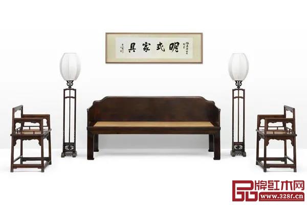 “攻玉山房藏明式家具”展上的這對落地宮燈 “攻玉山房藏明式家具”展上的這對落地宮燈