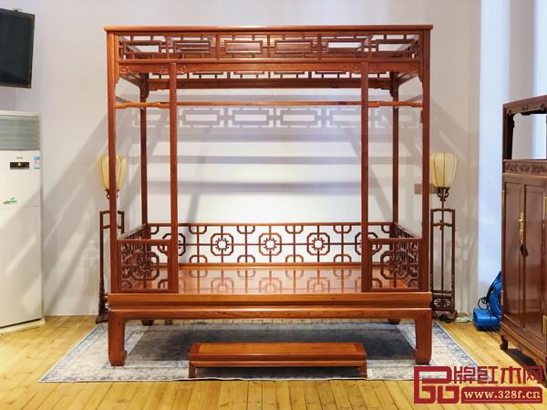 紅橋紅·六柱架子床，長228*寬161*高51.5，總高238cm