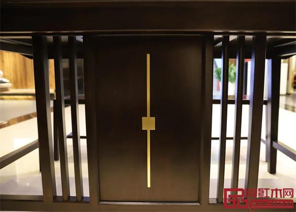 中信紅木:君道茶臺(tái),裊裊茶香中的閑適愜意 中信紅木:君道茶臺(tái),裊裊茶香中的閑適愜意