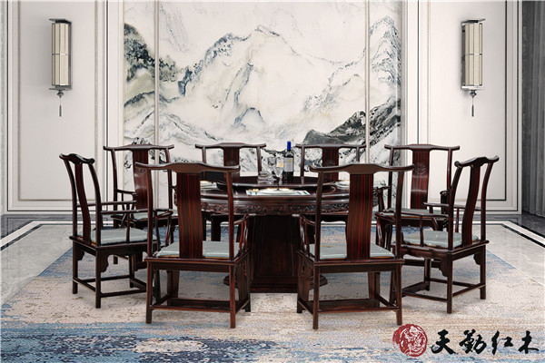 條紋烏木家具之【美】體現(xiàn)在哪里？天勤紅木告訴你！