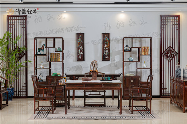 鑒賞巴里黃檀餐桌及沙發(fā)圖片，告訴你為什么巴里黃檀家具是家具首選？