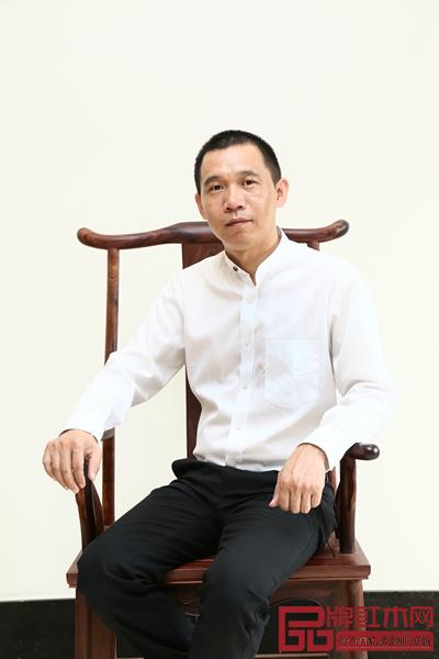 中國(guó)傳統(tǒng)工藝大師、波記家具董事長(zhǎng)伍建波 中國(guó)傳統(tǒng)工藝大師、波記家具董事長(zhǎng)伍建波