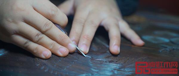 凹凸傳奇在工藝上精益求精,只做高品質(zhì)的藝術(shù)紅木家具 凹凸傳奇在工藝上精益求精,只做高品質(zhì)的藝術(shù)紅木家具