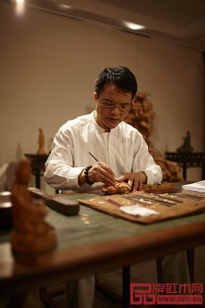 中國工藝美術(shù)大師、大家之家董事長林慶財(cái) 中國工藝美術(shù)大師、大家之家董事長林慶財(cái)