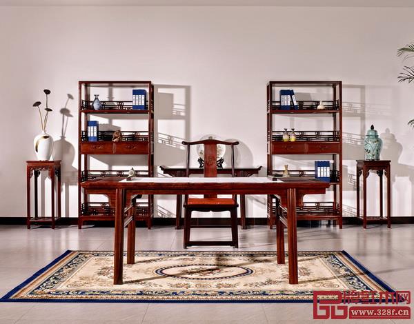 巧奪天工紅木《瓜棱腿畫案》 巧奪天工紅木《瓜棱腿畫案》