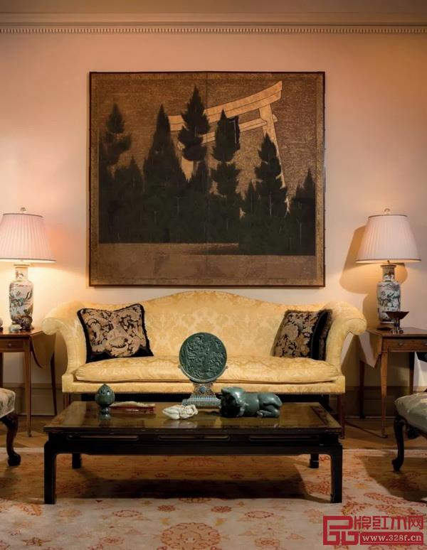 歐云伉儷宅邸一隅，桌面擺滿中國風收藏品（圖片來源網(wǎng)絡(luò)） 