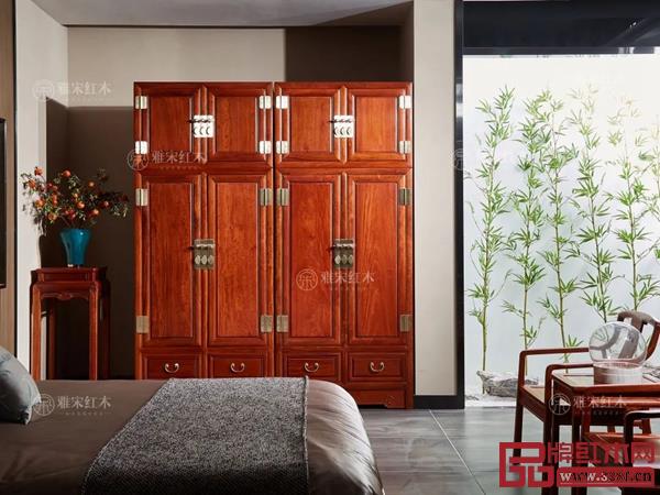 雅宋紅木：2米園林風(fēng)光頂箱柜（素面）