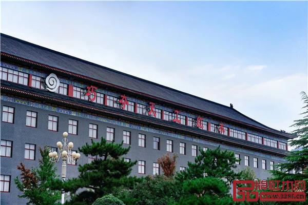 巧奪天工紅木--“花園式工廠”每個角落都美輪美奐 巧奪天工紅木--“花園式工廠”每個角落都美輪美奐