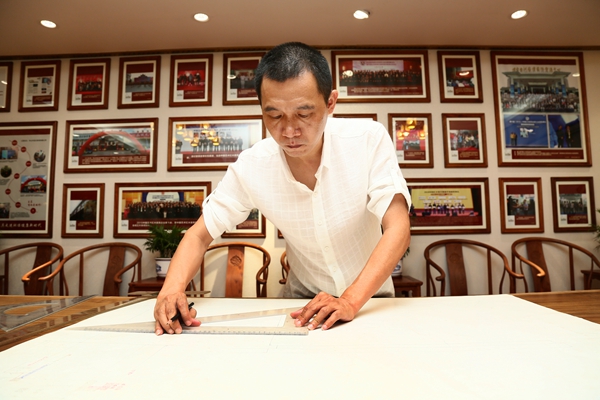 中國傳統(tǒng)工藝大師、波記家具董事長伍建波 中國傳統(tǒng)工藝大師、波記家具董事長伍建波