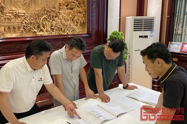 國方家居大師團(tuán)隊(duì)正商討國家版本館—傳世工程木作項(xiàng)目相關(guān)事宜 國方家居大師團(tuán)隊(duì)正商討國家版本館—傳世工程木作項(xiàng)目相關(guān)事宜