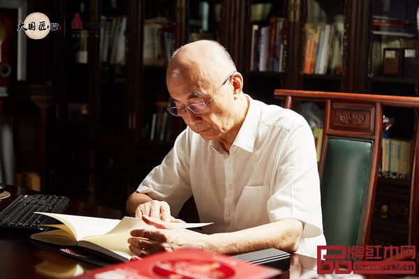  中國傳統(tǒng)工藝大師、泰和園董事長邵湘文