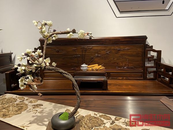 祥瑞坊紅木紅博城體驗(yàn)店展廳內(nèi)部 祥瑞坊紅木紅博城體驗(yàn)店展廳內(nèi)部