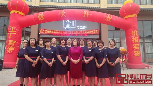 在各部門協(xié)助下,玉溪旗艦店隆重開業(yè) 在各部門協(xié)助下,玉溪旗艦店隆重開業(yè)