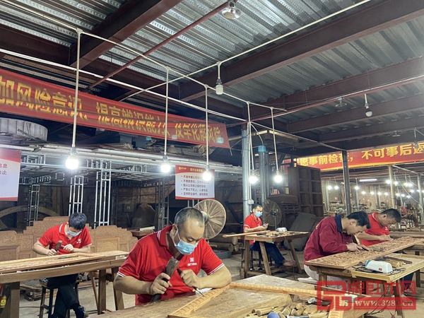 國家版本館—傳世工程木作項(xiàng)目雕刻環(huán)節(jié)資料圖 國家版本館—傳世工程木作項(xiàng)目雕刻環(huán)節(jié)資料圖