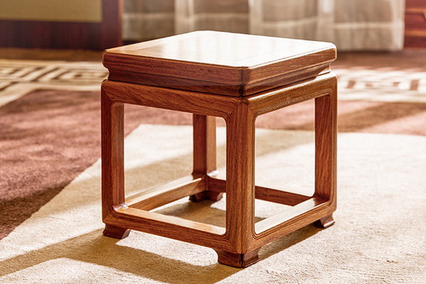 國(guó)壽紅木：為你愛的人置一張“墨荷·家凳”