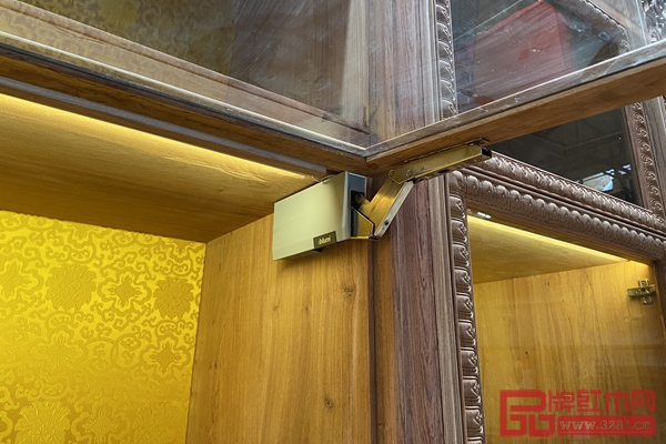 國(guó)家版本館書(shū)柜大膽選用現(xiàn)代家具“重型上翻式不銹鋼門(mén)鉸” 國(guó)家版本館書(shū)柜大膽選用現(xiàn)代家具“重型上翻式不銹鋼門(mén)鉸”