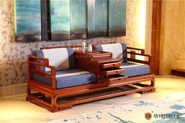 紅木沙發(fā)合適現(xiàn)代裝飾嗎？華行紅木為您解答
