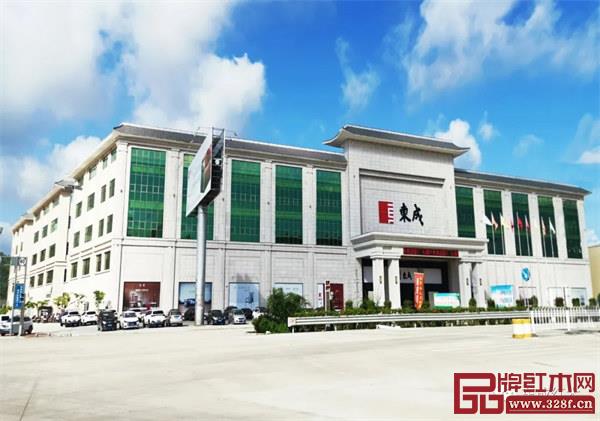 中國(guó)家具協(xié)會(huì)理事長(zhǎng)徐祥楠發(fā)表講話 中國(guó)家具協(xié)會(huì)理事長(zhǎng)徐祥楠發(fā)表講話