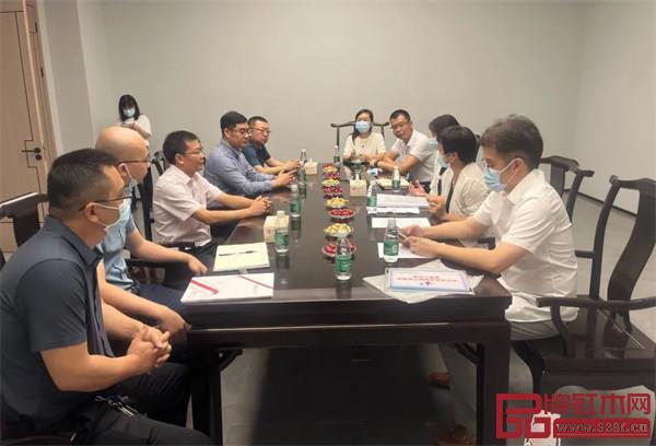 中山市企業(yè)知識(shí)產(chǎn)權(quán)保護(hù)流動(dòng)工作室落戶東成紅木文化體驗(yàn)館