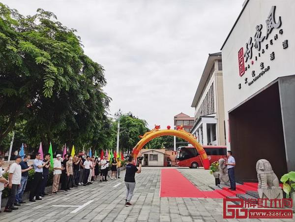 仰古軒·好家風(fēng)家文化生活館開館儀式現(xiàn)場(chǎng) 仰古軒·好家風(fēng)家文化生活館開館儀式現(xiàn)場(chǎng)