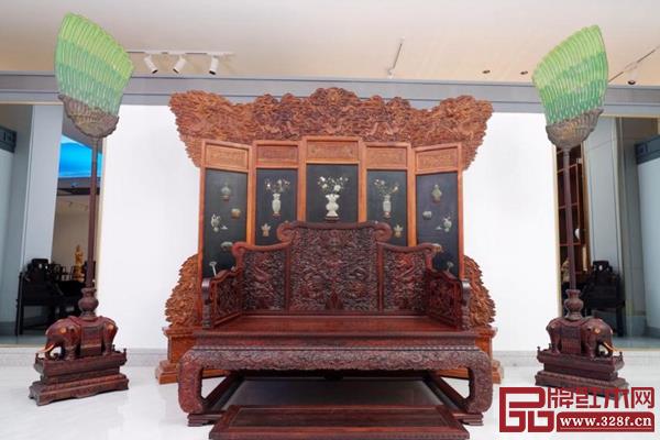 價(jià)值中山一套房的《小葉紫檀雕龍寶座》 價(jià)值中山一套房的《小葉紫檀雕龍寶座》