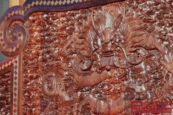 雕刻精細(xì)、造型優(yōu)美,一比一復(fù)刻故宮款式 雕刻精細(xì)、造型優(yōu)美,一比一復(fù)刻故宮款式