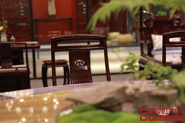 明堂紅木為消費(fèi)者打造中式美學(xué)生活空間.jpg