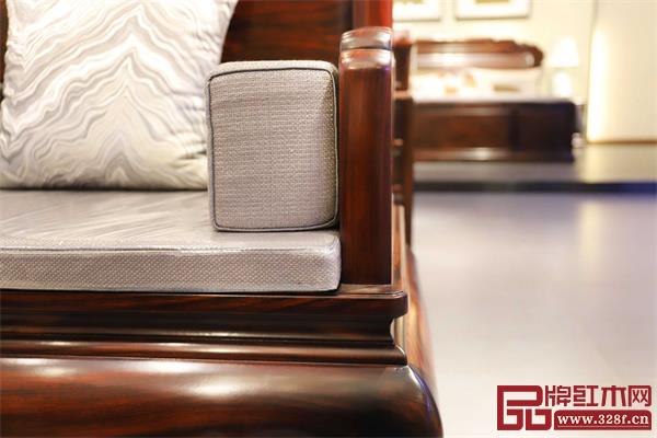 高密度軟包,舒適放松,拉近彼此間的距離 高密度軟包,舒適放松,拉近彼此間的距離