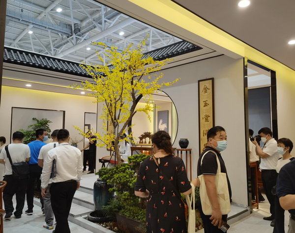 美聯(lián)紅木新品力作閃耀深圳家具展，盡顯東方大美之風雅