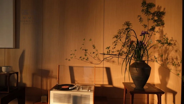 月意不變，千年禮成 | 區(qū)氏家具