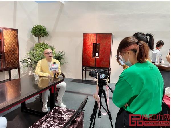 卓木王總裁杜長江接受媒體采訪 卓木王總裁杜長江接受媒體采訪