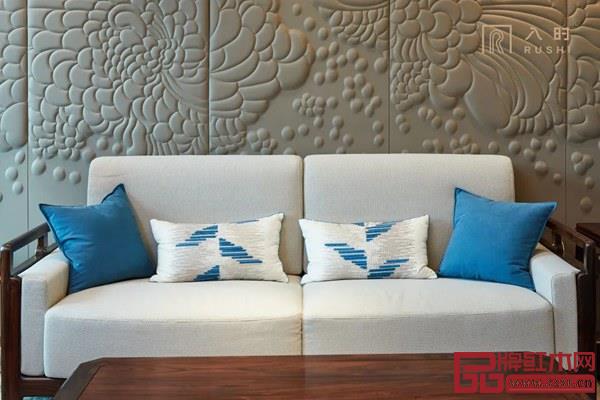 灰白色+藍(lán)色,這對(duì)經(jīng)典的配色組合總會(huì)讓人有出其不意的效果.jpg 灰白色+藍(lán)色,這對(duì)經(jīng)典的配色組合總會(huì)讓人有出其不意的效果.jpg