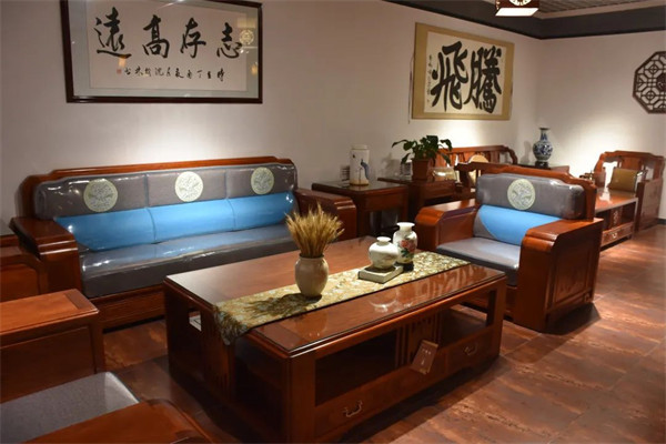 中唐紅木城 | 想要搭配出合適的沙發(fā)布局？試試這幾招！