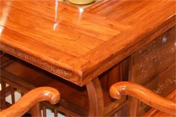 中唐紅木城|“超凡”的設(shè)計(jì)，紅木家具的這條“小縫”有什么用呢？