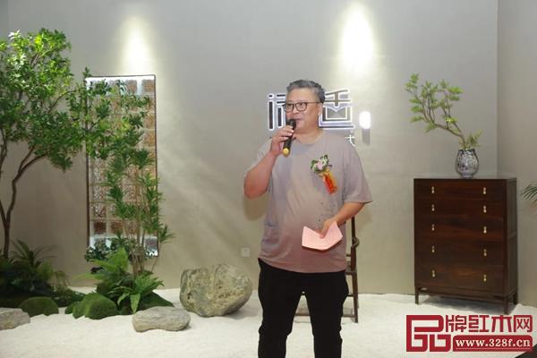 中山市紅木家具行業(yè)協(xié)會會長林志洪祝賀致辭 中山市紅木家具行業(yè)協(xié)會會長林志洪祝賀致辭