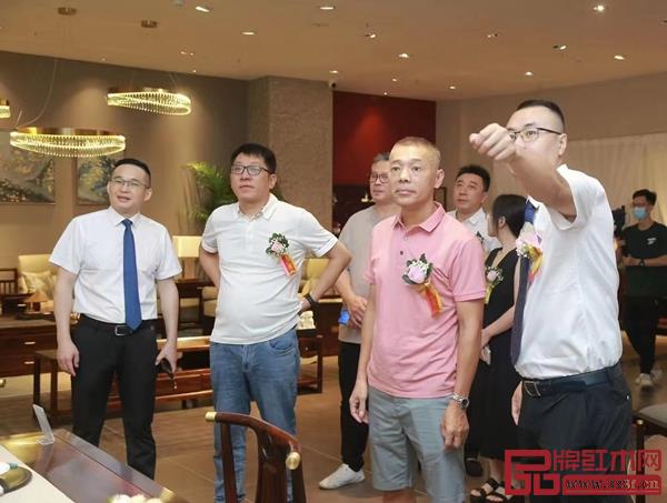 活動來賓參觀閑適全新旗艦店 活動來賓參觀閑適全新旗艦店