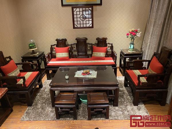 交趾黃檀花鳥沙發(fā)八件套,銷售價(jià)286000元,活動(dòng)價(jià)116000元 交趾黃檀花鳥沙發(fā)八件套,銷售價(jià)286000元,活動(dòng)價(jià)116000元