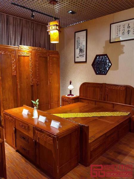 大果紫檀美齡臥室五件套,銷售價(jià)200600元,活動(dòng)價(jià)80100元 大果紫檀美齡臥室五件套,銷售價(jià)200600元,活動(dòng)價(jià)80100元