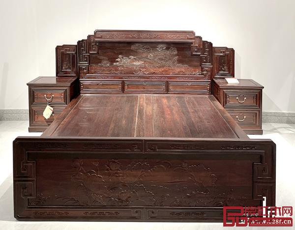 波記紫檀館《小葉紫檀荷花大床》 波記紫檀館《小葉紫檀荷花大床》