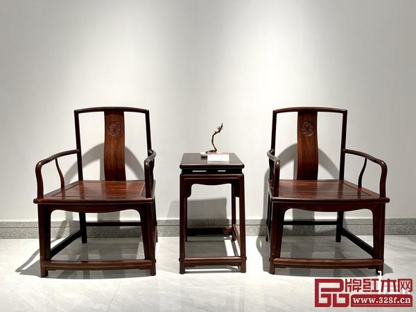 波記紫檀館家具無漆無蠟,讓人與小葉紫檀近距離接觸 波記紫檀館家具無漆無蠟,讓人與小葉紫檀近距離接觸