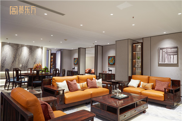 黑酸枝紅木沙發(fā)哪里買靠譜？東陽黑酸枝知名品牌·慕東方紅木怎么樣？